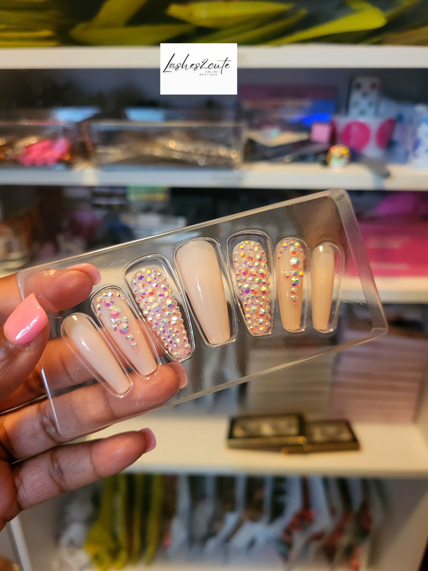 "Sparkle" 24 Piece Set Artificial Nails with Glue