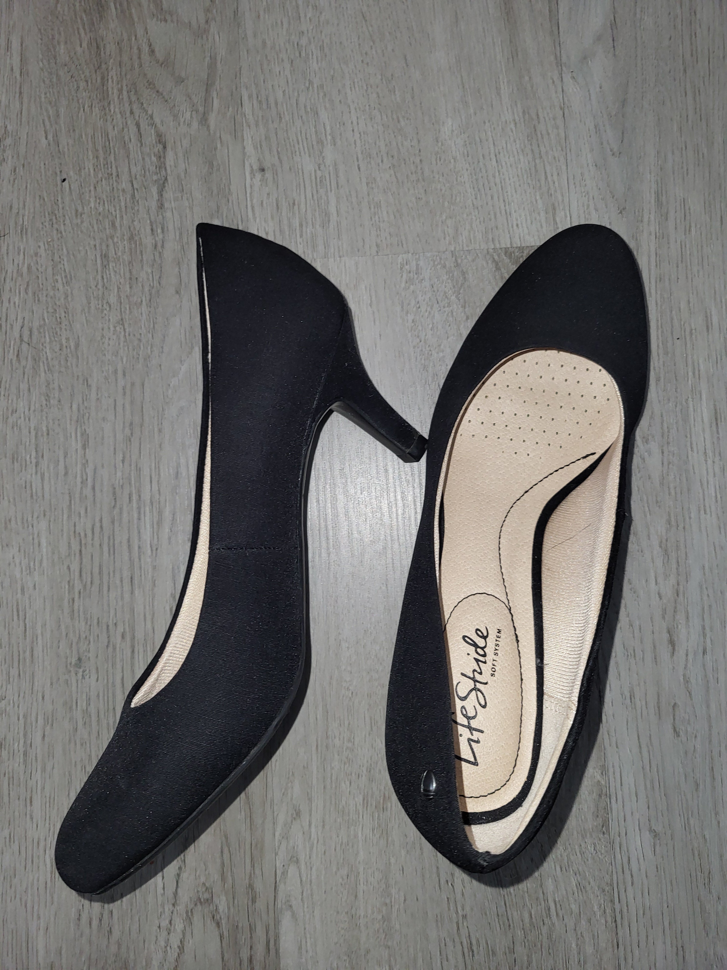 Closed toe high heels Size 8