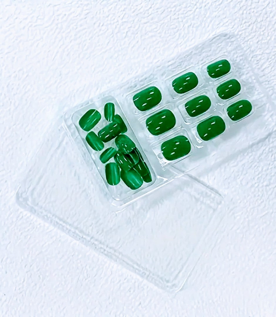 "Emerald" 24 Pcs Short Square Press On Nails with Glue