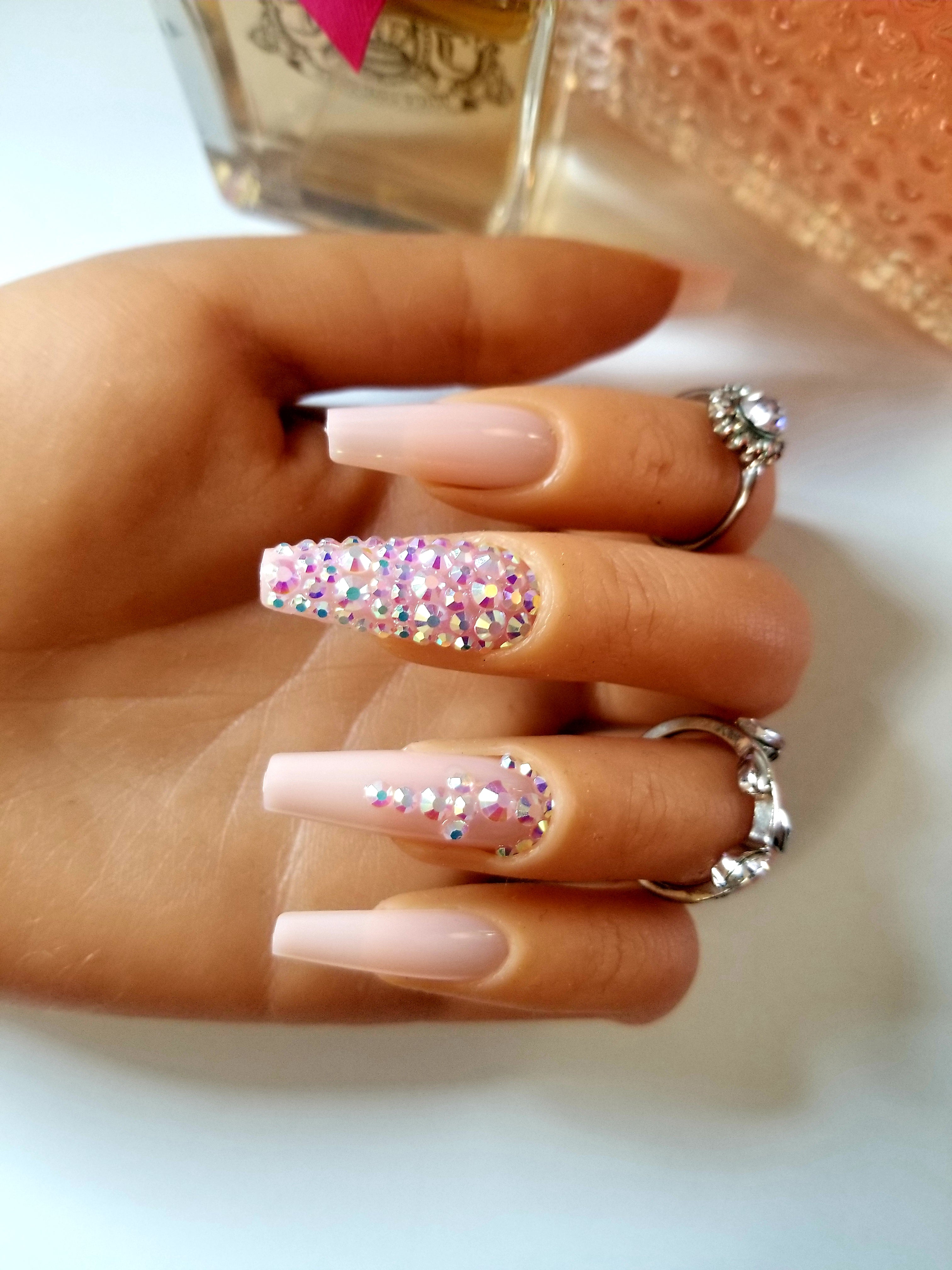 “Sparkle”24 件套带胶人造指甲