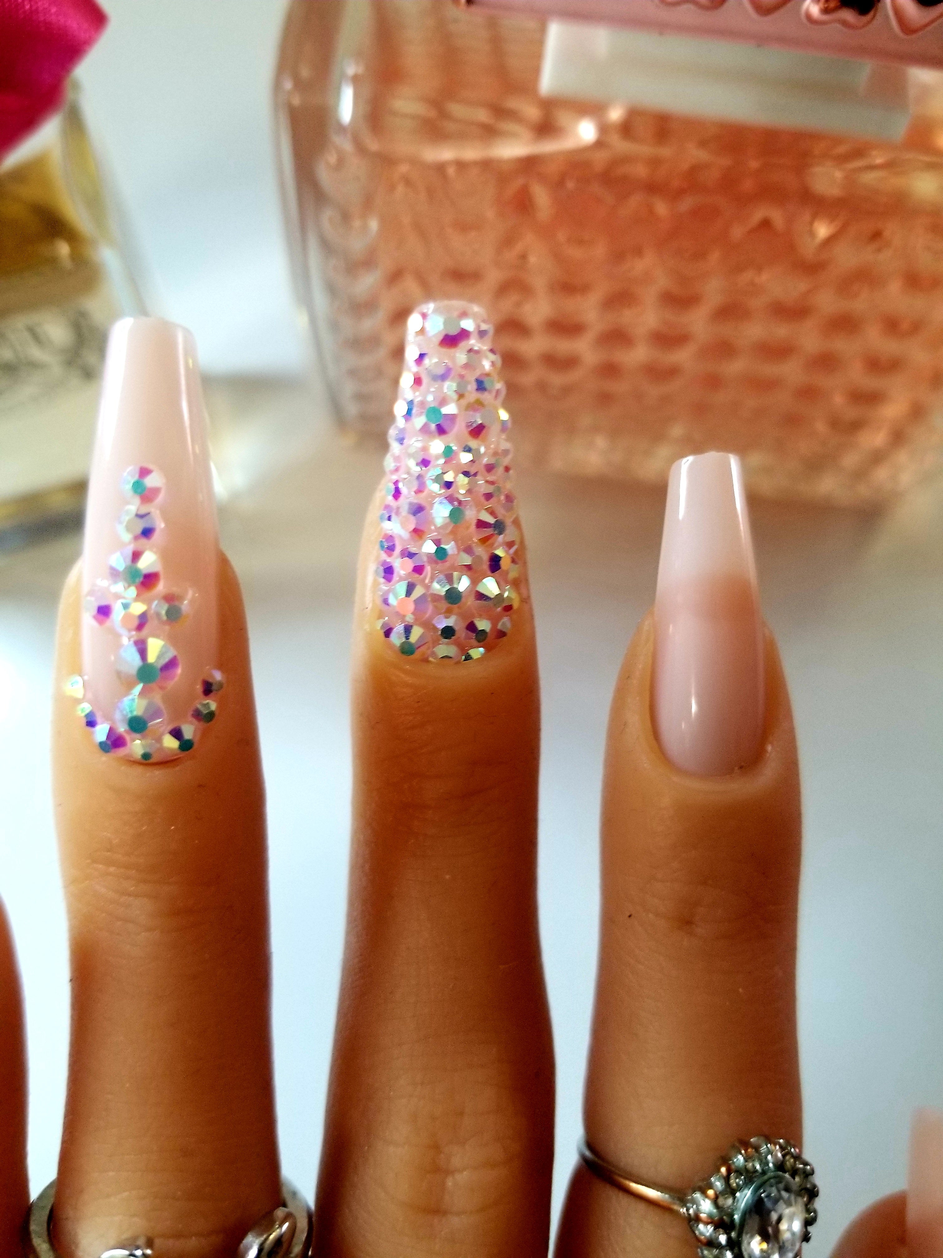 “Sparkle”24 件套带胶人造指甲