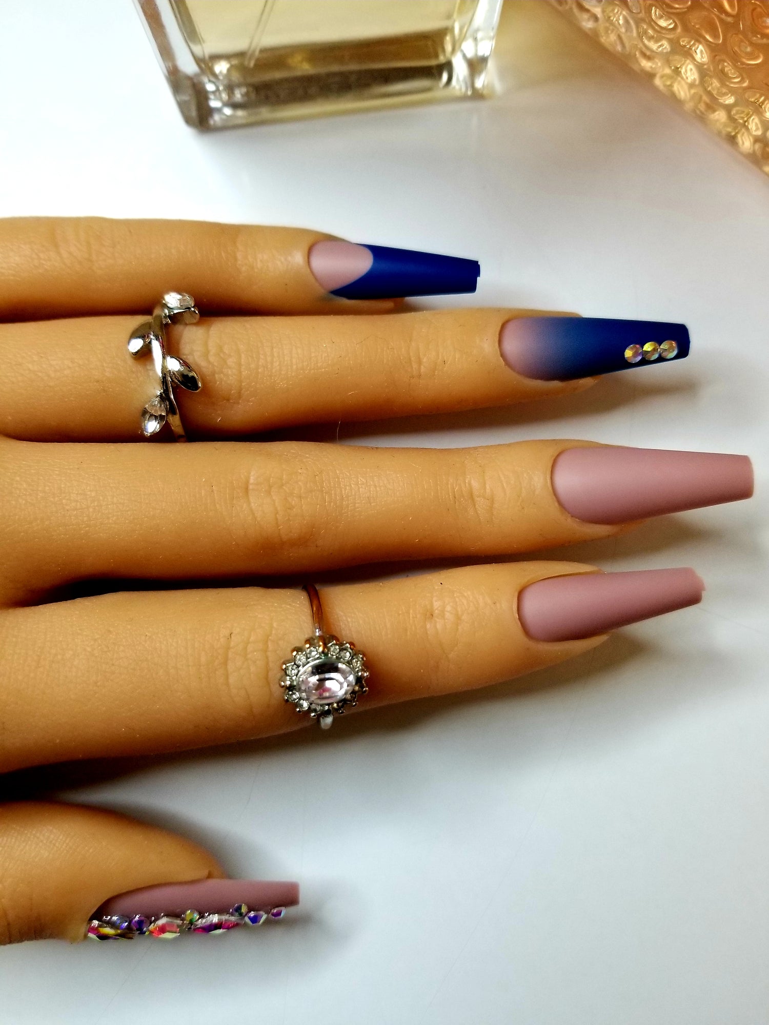 "Blue Champagne" 24 Piece Set Artificial Nails with Glue