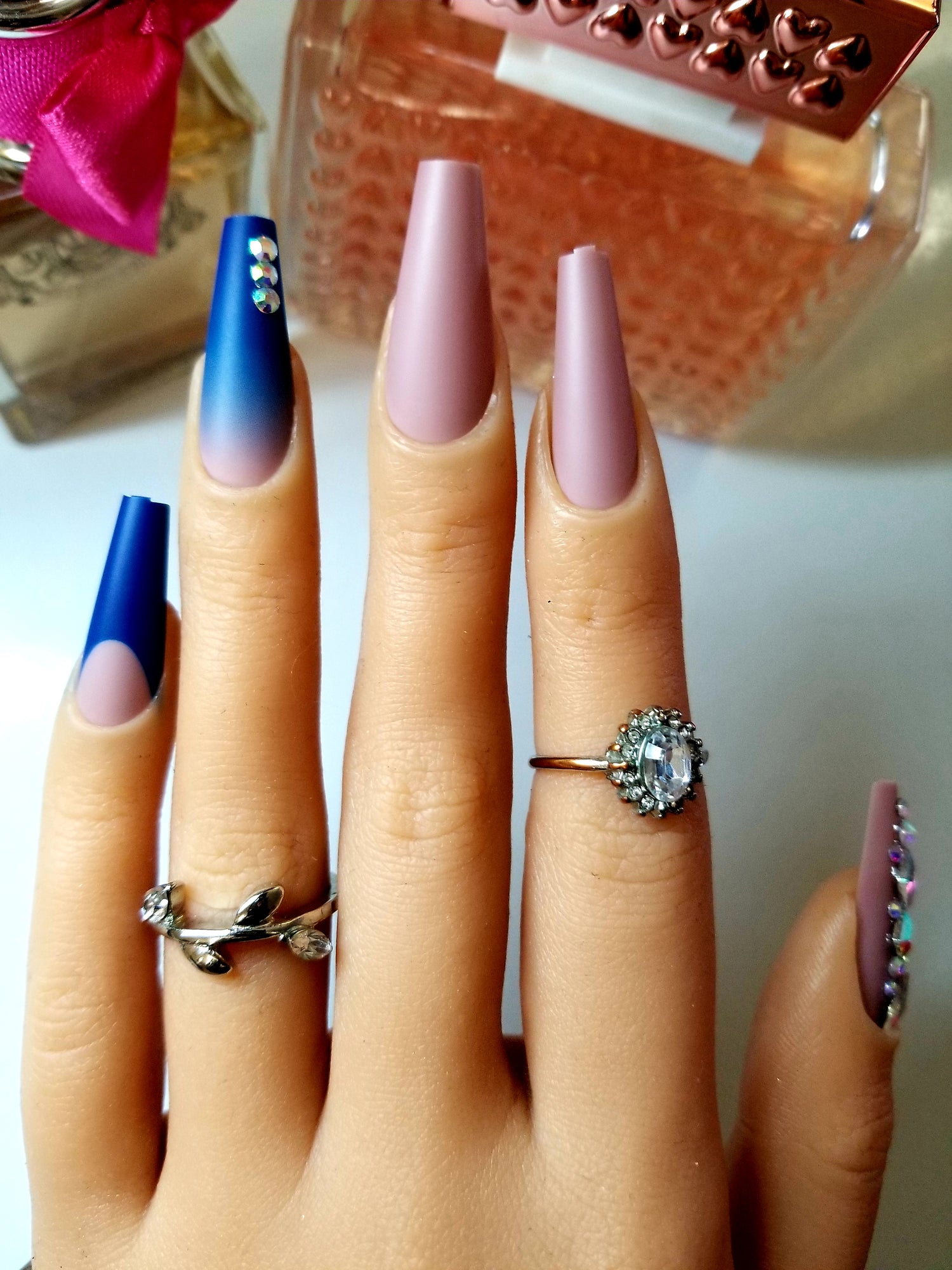 "Blue Champagne" 24 Piece Set Artificial Nails with Glue