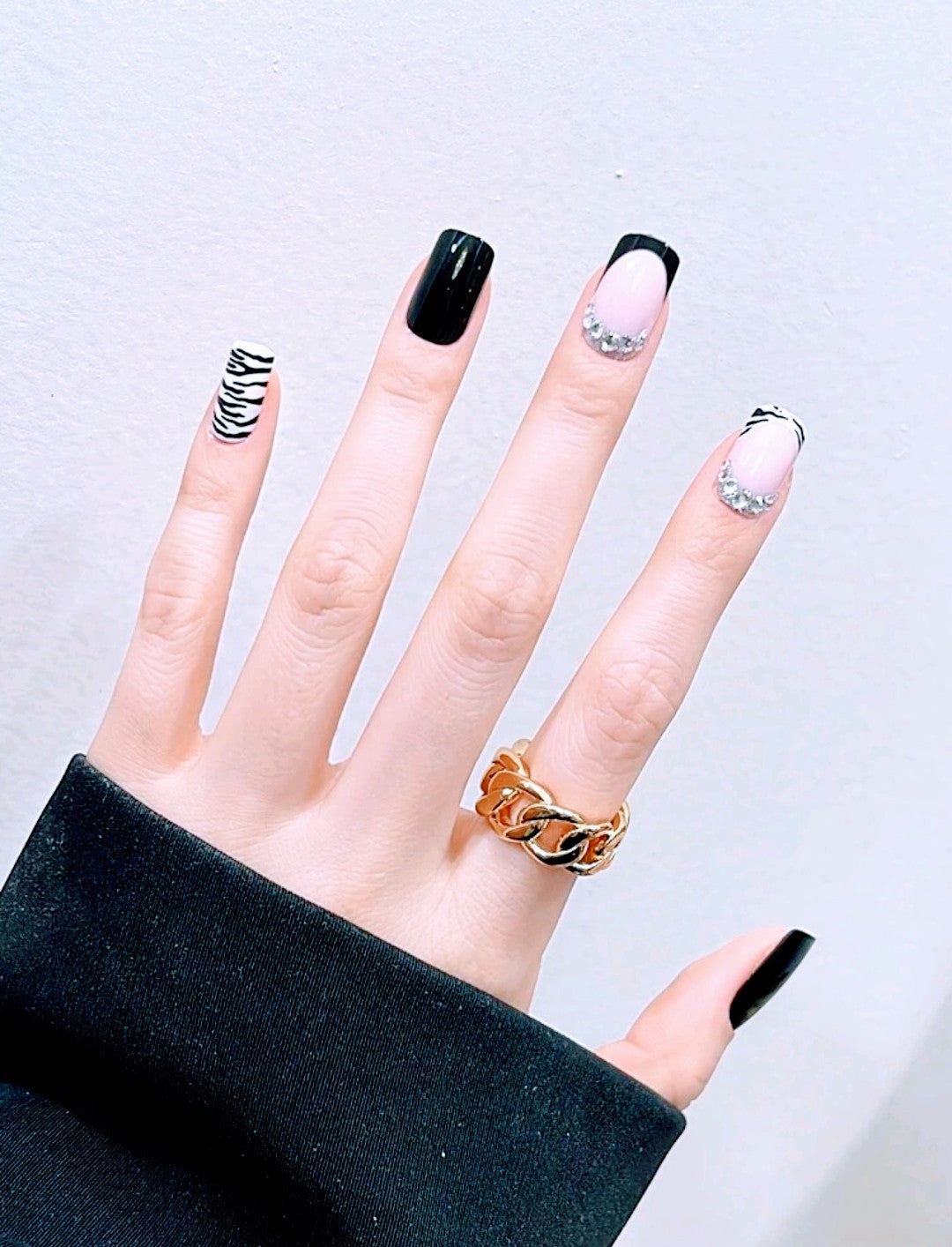 "Zebra" 24pcs Short Square Black French 3D Rhinestone Nails