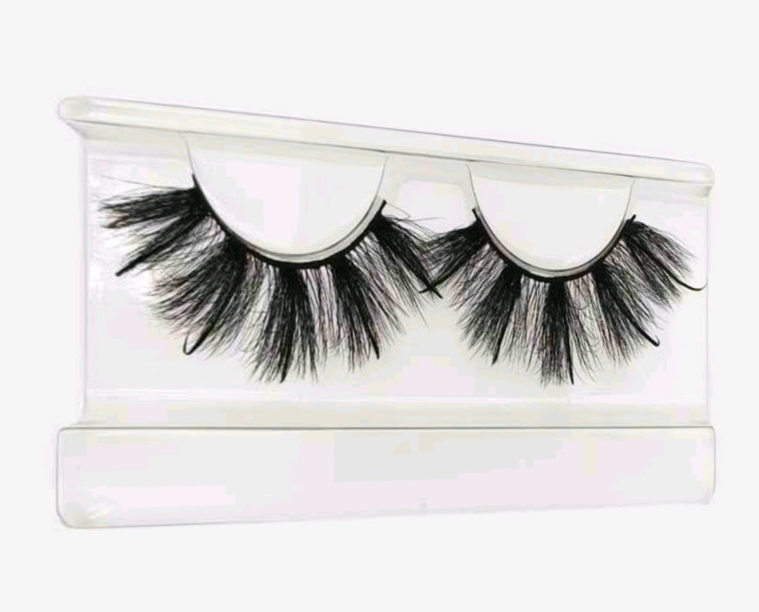 Twinkle – 20mm Wispy Volumized Eyelashes

Lightweight Volume. Eye-Catching Glam. All-Day Comfort.