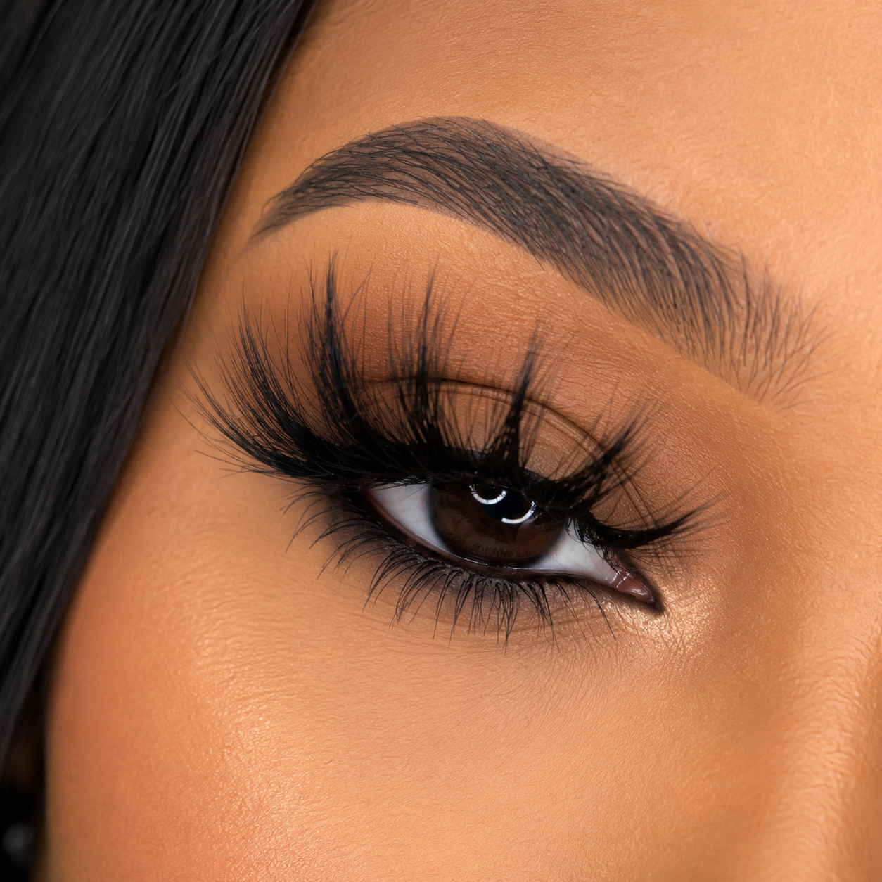 MAIN CHARACTER 22mm Dramatic Wispy Lashes