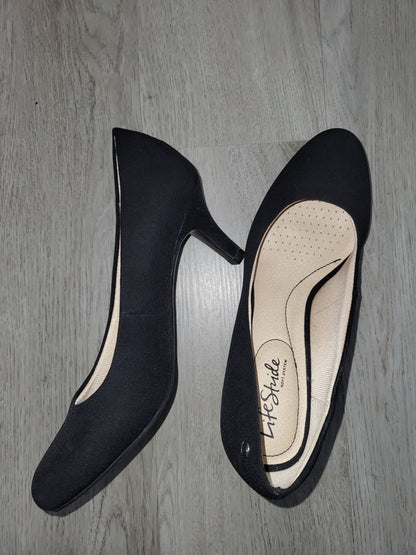 Closed toe high heels Size 8