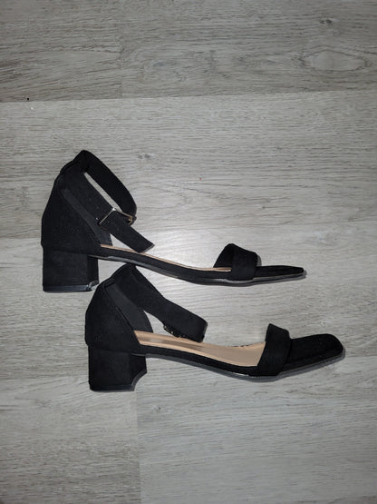 Black High Heel Peep Toe Ankle Strap With Chunky Heels Made Of Faux Suede Size 8