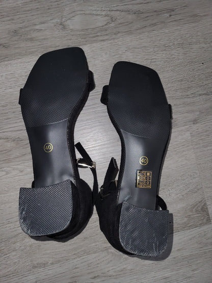 Black High Heel Peep Toe Ankle Strap With Chunky Heels Made Of Faux Suede Size 8