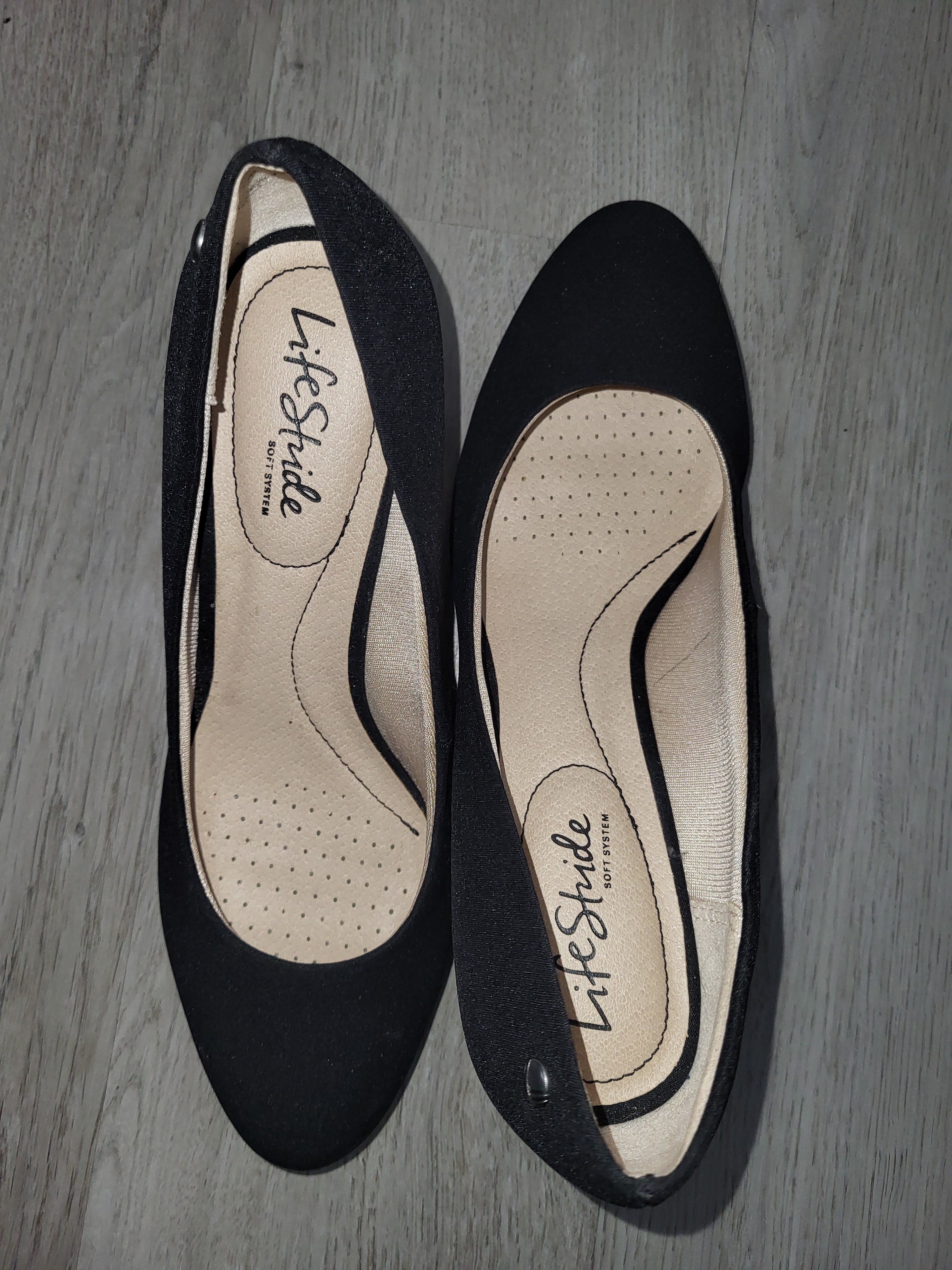 Closed toe high heels Size 8