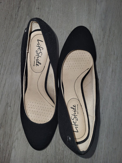 Closed toe high heels Size 8