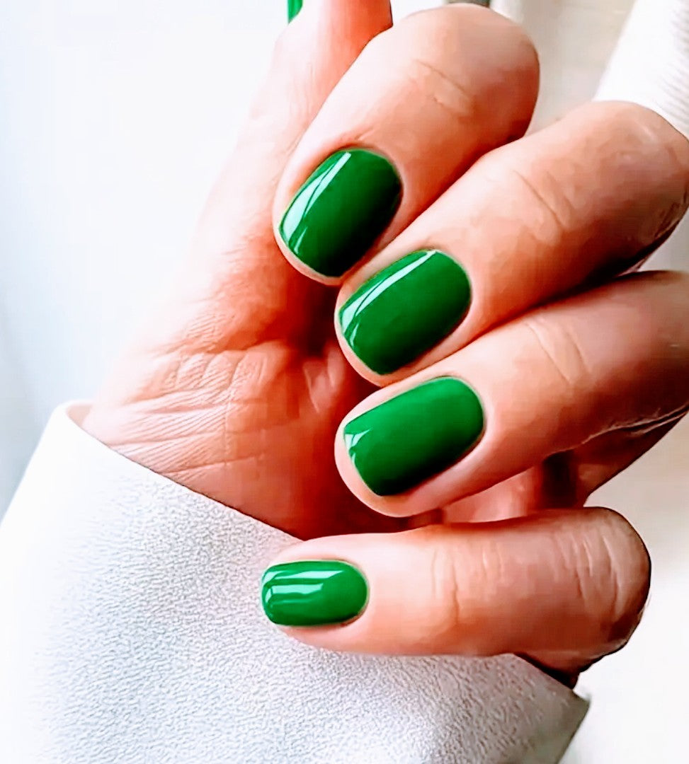&quot;Emerald&quot; 24 Pcs Short Square Press On Nails with Glue