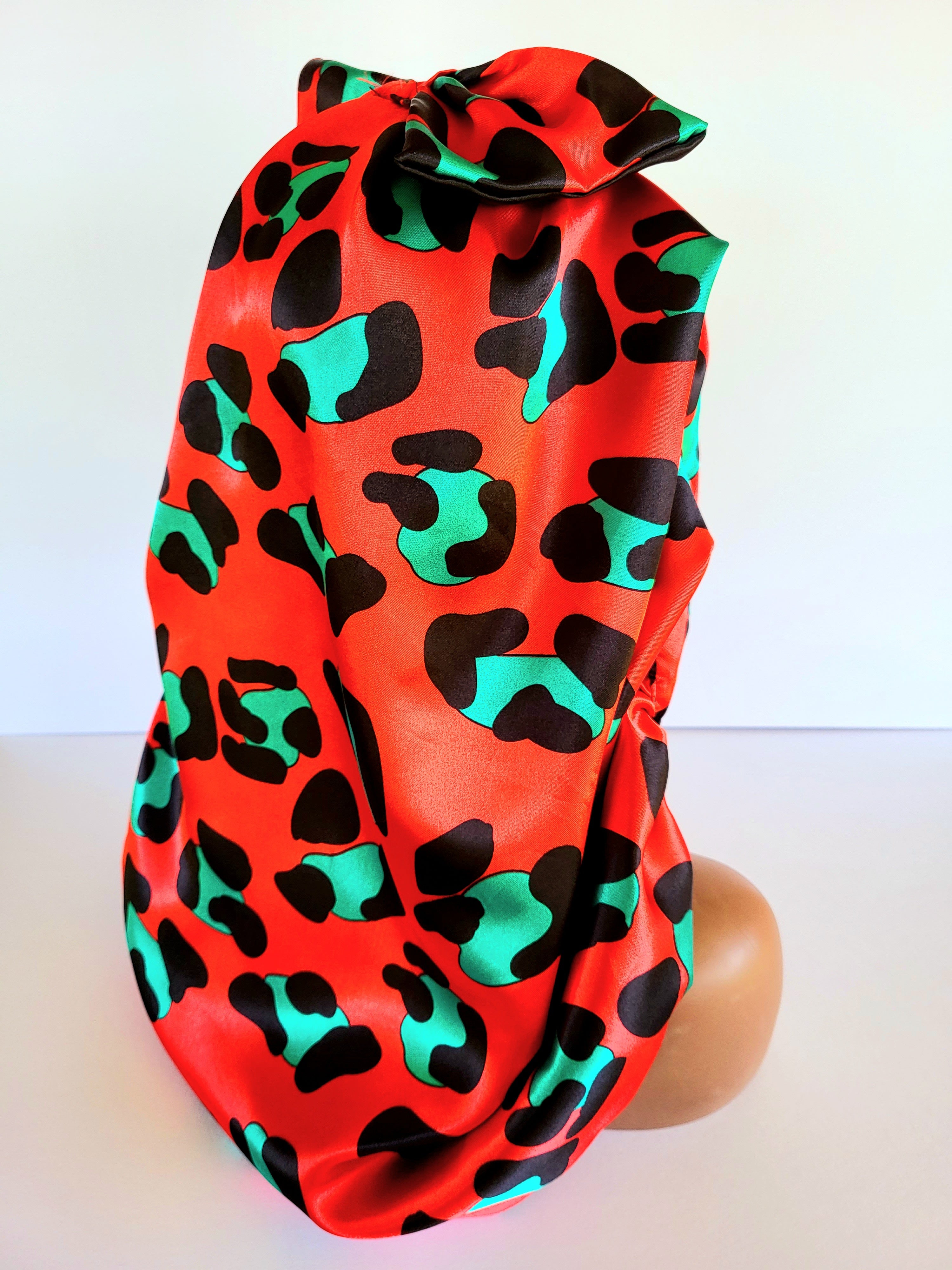 Reversible Jumbo Silky Satin Double Elastic No Tying Red Cheeetah Print Style Bonnet